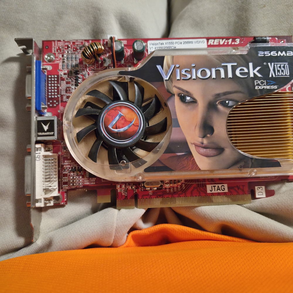 2000s VisionTek Radeon X1550 256MB PCIe #VT-X1550256PCIe 400166 Graphics Card
